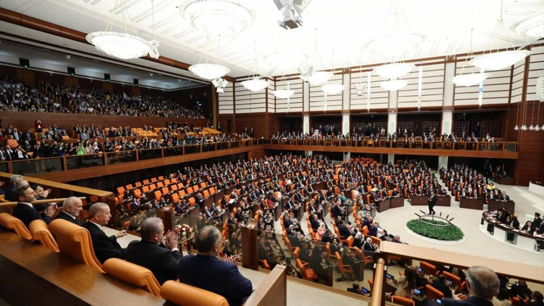 28.yasama dönemi başladı, Cumhurbaşkanı Erdoğan yemin törenini locada izliyor, işte o kareler 4