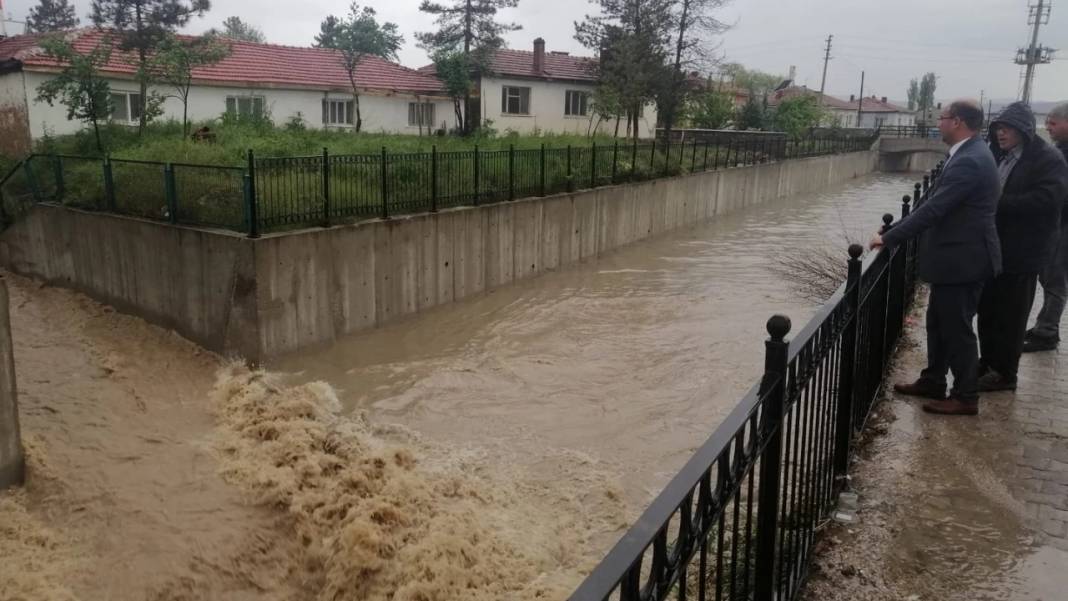 Eskişehir sele teslim oldu vatandaşlar zor anlar yaşadı , İşte o görüntüler 15