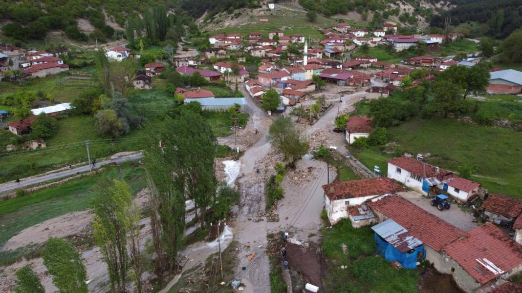 Eskişehir sele teslim oldu vatandaşlar zor anlar yaşadı , İşte o görüntüler 5