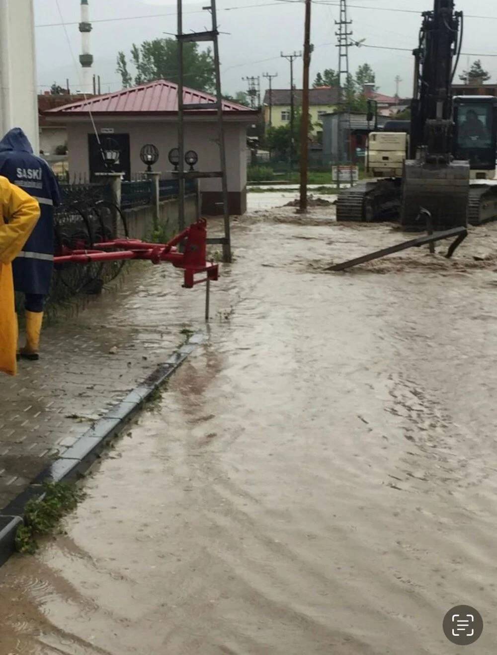 Ülke genelinde etkili olan sağnak yağış hayatı felç etti 11