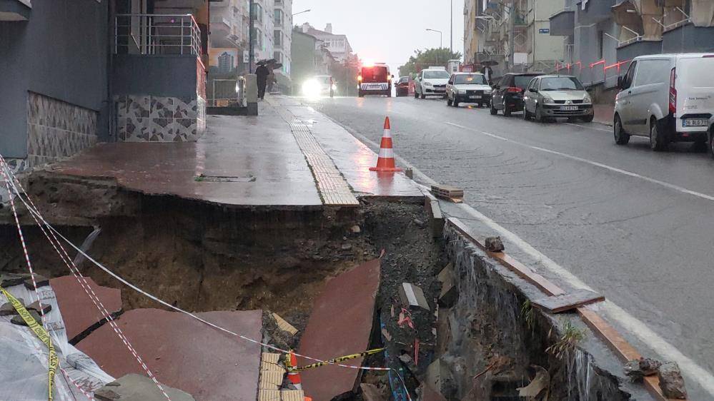 Samsun kuvvetli sağanak yağışı sonusu sel meydana geldi, vatandaşlar zor anlar yaşadı 10