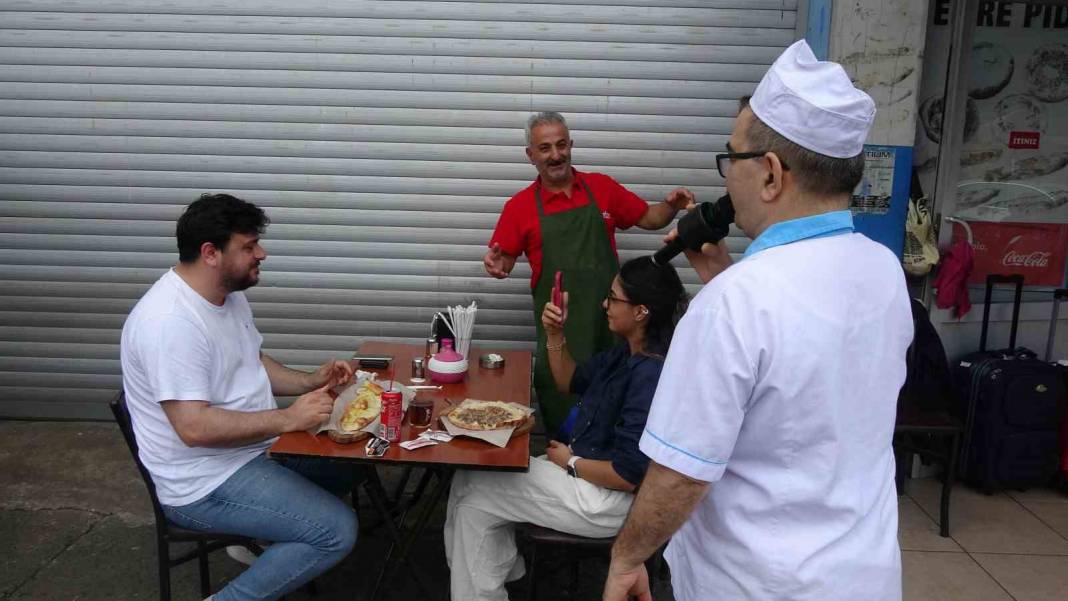 Trabzon'da bulunan Büyük Sanayi Sitesi'nin pazar günü sessizliğini pideci Ömer Usta bozuyor. 4