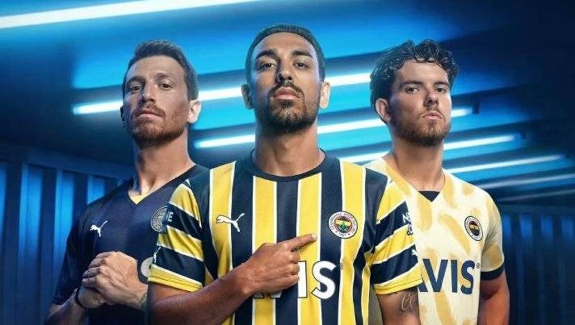 Fenerbahçe 2023- 2024 yeni sezon formalarını tanıttı, Yine en çok o forma beğenildi! 1