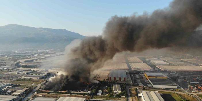 Manisa'da büyük fabrika yangını