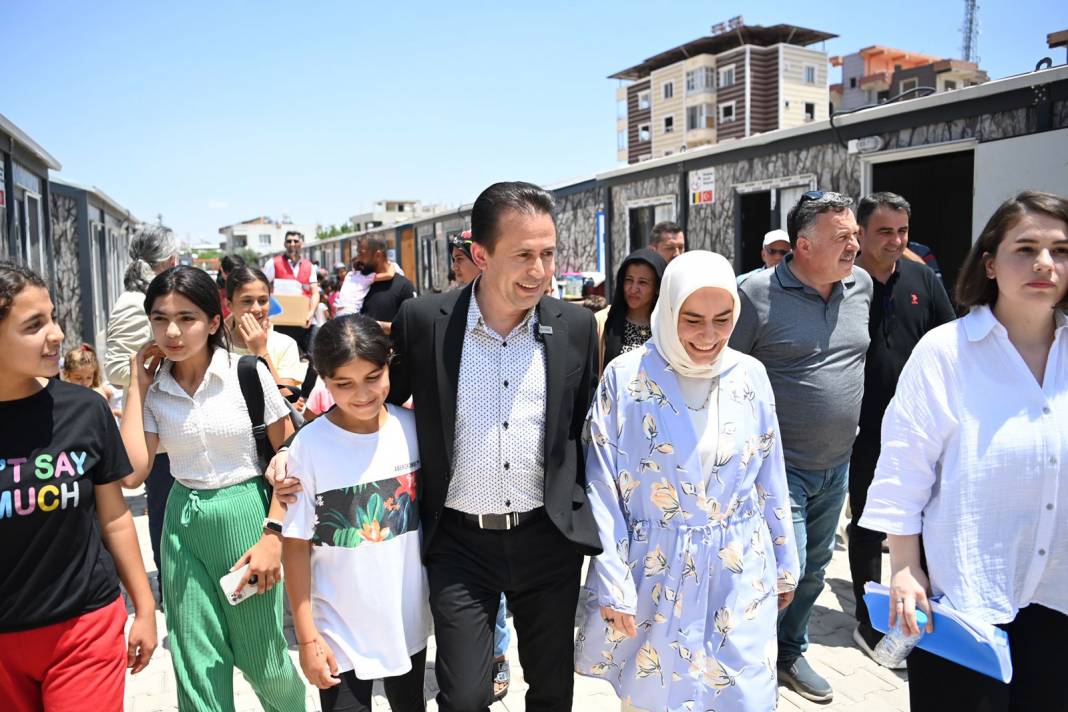 Tuzla belediyesi depremzedeleri bir an olsun yanlız bırakmıyor, Başkan Yazıcı, Kırıkhan’daki Konteyner Kentleri Ziyaret Etti 4