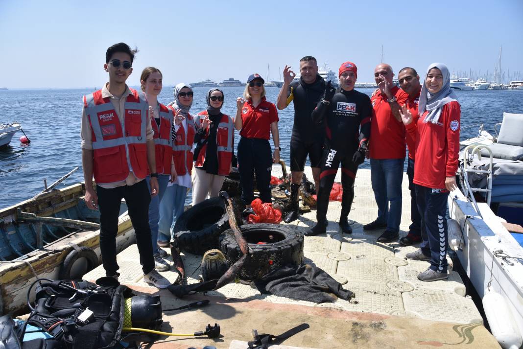 (PEAK) ekipleri "Pendik Afet ve Risklerin Bilincinde" Projesi kapsamında “deniz dibi temizliği” yaptı 2