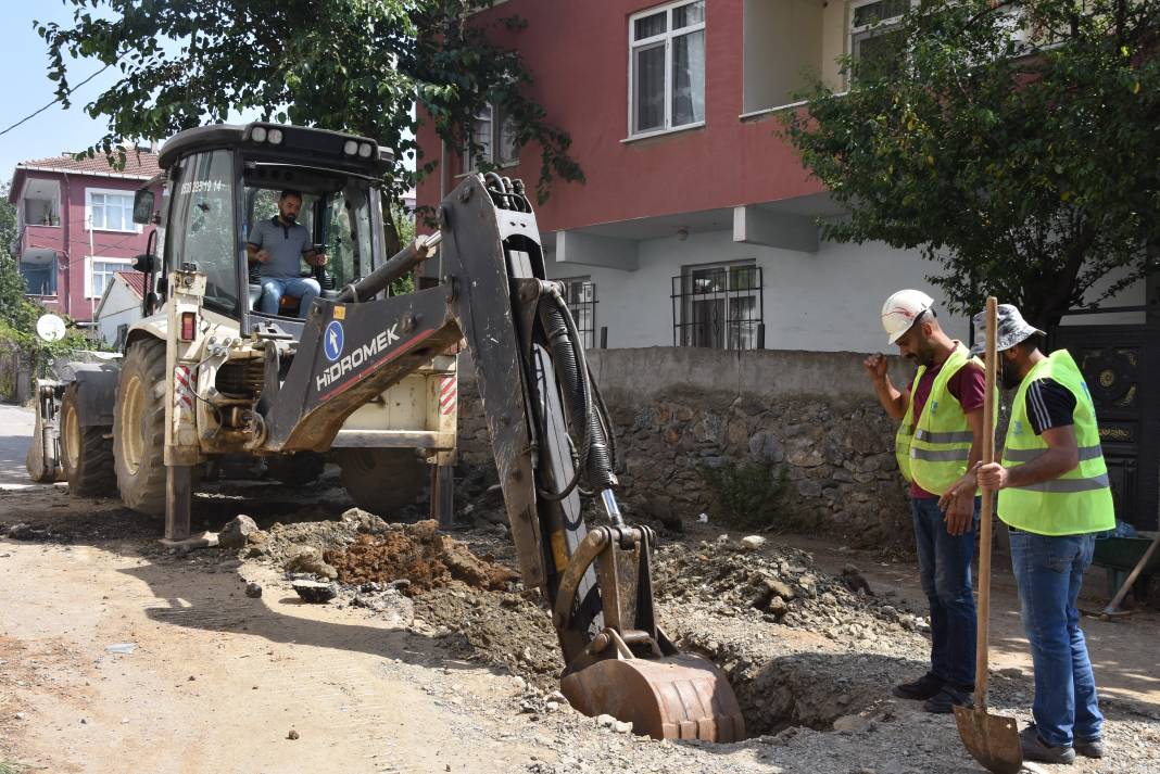 Pendik Belediyesi ekipleri ilçenin birçok noktasında alt ve üst yapı çalışmalarına devam ediyor 1