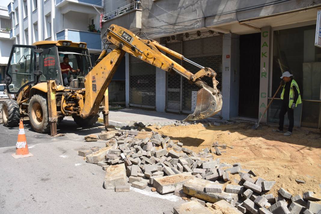 Pendik Belediyesi ekipleri ilçenin birçok noktasında alt ve üst yapı çalışmalarına devam ediyor 3