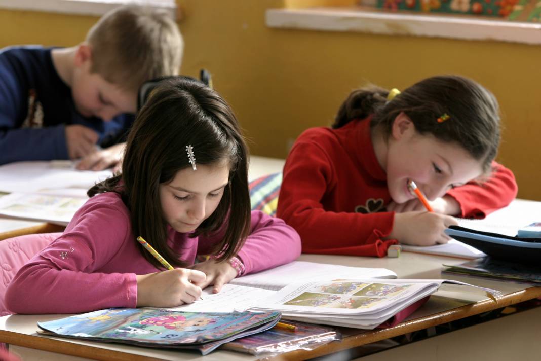 Çocuklara Ders Nasıl Sevdirilir! Çocukların Kolay Ve Severek Ders Yapabileceğine İnanması Zor Tüyolar 5