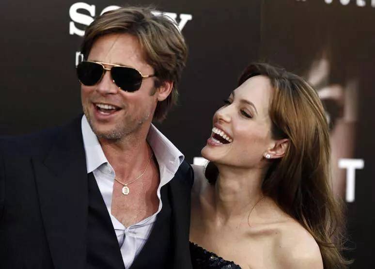 Brad Pitt'den şok açıklama! Dünyanın en ünlü çifti kanlı bıçaklı oldu! 3