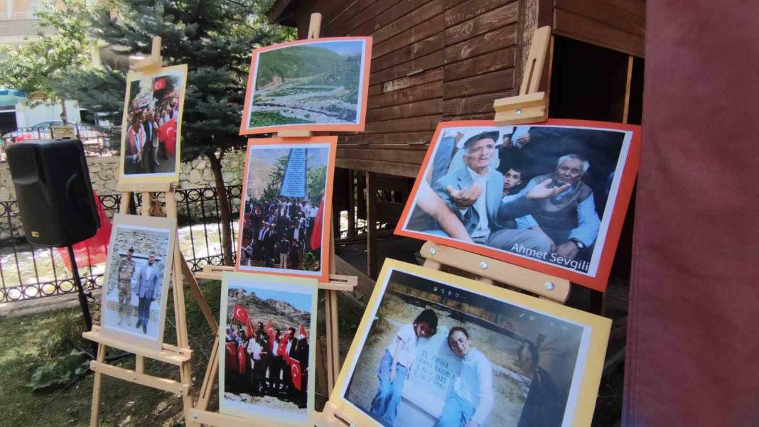 30 yıldır dinmeyen acı! PKK terör örgütünün şehit ettiği 14'ü çocuk 24 kişi mezarı başında anıldı! 10