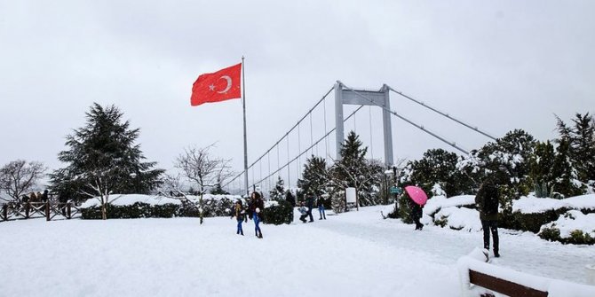 Önce 20 santimetre kar var, sonra pastırma sıcakları