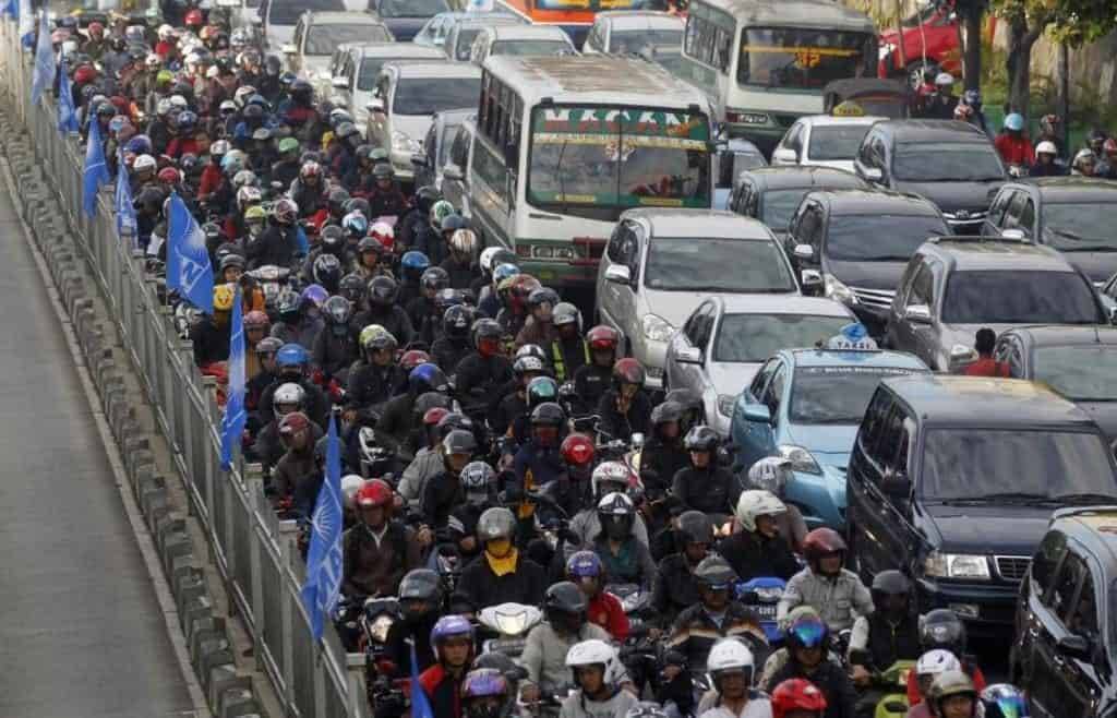 Dünya'nın en kötü trafiğine sahip şehirleri belli oldu! Tandık bir şehirde listede! 14