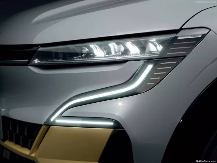 Yüzde yüz elektrikli yeni Megane Türkiye'de satışa sunuldu, İşte fiyatı 14