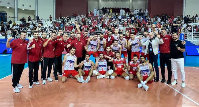 A Milli Erkek Voleybol Milli takımımızdan büyük başarı! Finalde Katar'ı yenerek şampiyon oldular 7