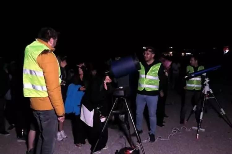 Gökyüzü tutkunları Yılın en etkileyici doğa olayı Meteor yağmurunu izlemek için sıraya girdiler 11