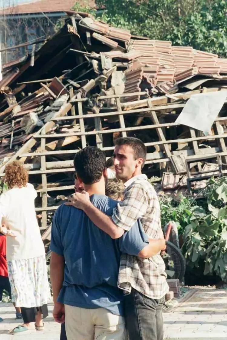 45 saniye sürmüştü! 17 Ağustos Gölcük depreminin üzerinden bugün 24 yıl geçti! 2