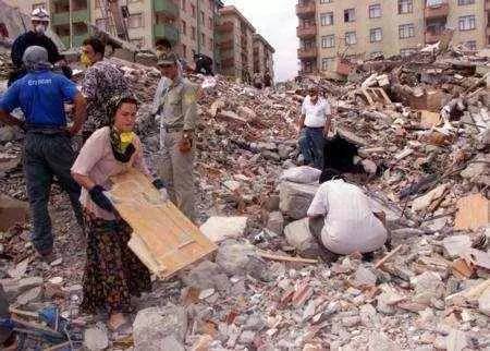 45 saniye sürmüştü! 17 Ağustos Gölcük depreminin üzerinden bugün 24 yıl geçti! 40