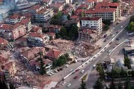 45 saniye sürmüştü! 17 Ağustos Gölcük depreminin üzerinden bugün 24 yıl geçti! 44