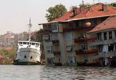 45 saniye sürmüştü! 17 Ağustos Gölcük depreminin üzerinden bugün 24 yıl geçti! 51