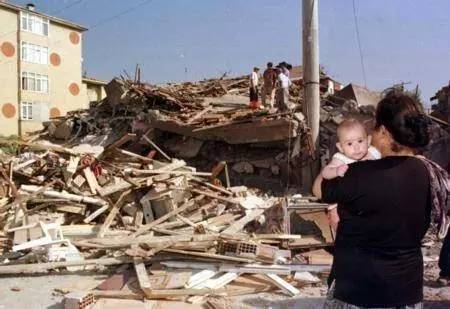 45 saniye sürmüştü! 17 Ağustos Gölcük depreminin üzerinden bugün 24 yıl geçti! 56