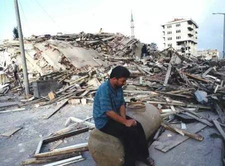 45 saniye sürmüştü! 17 Ağustos Gölcük depreminin üzerinden bugün 24 yıl geçti! 66