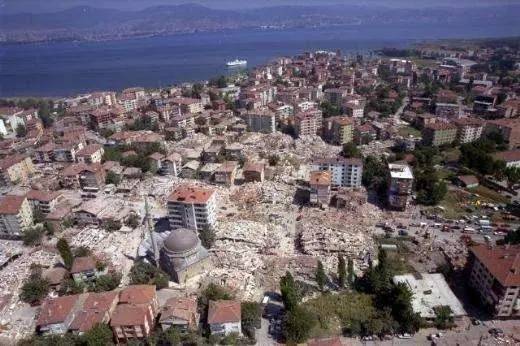 45 saniye sürmüştü! 17 Ağustos Gölcük depreminin üzerinden bugün 24 yıl geçti! 70