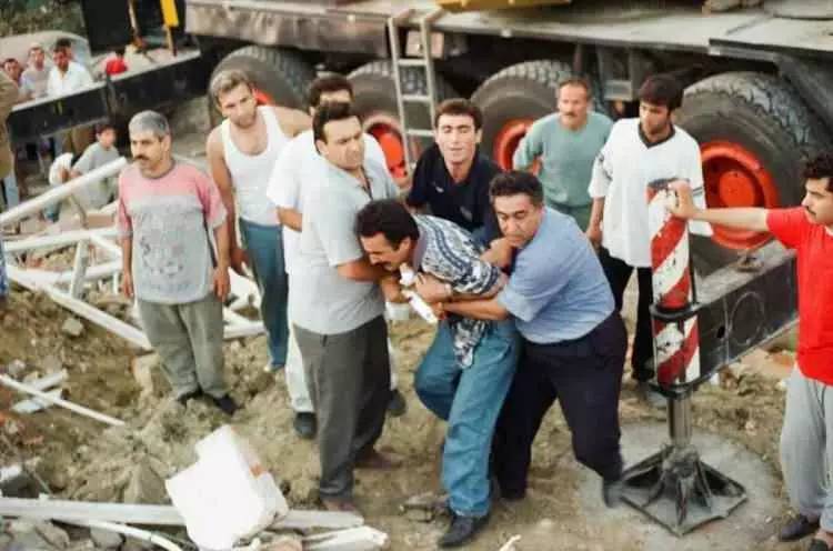 45 saniye sürmüştü! 17 Ağustos Gölcük depreminin üzerinden bugün 24 yıl geçti! 79