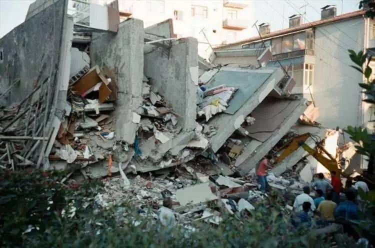 45 saniye sürmüştü! 17 Ağustos Gölcük depreminin üzerinden bugün 24 yıl geçti! 84