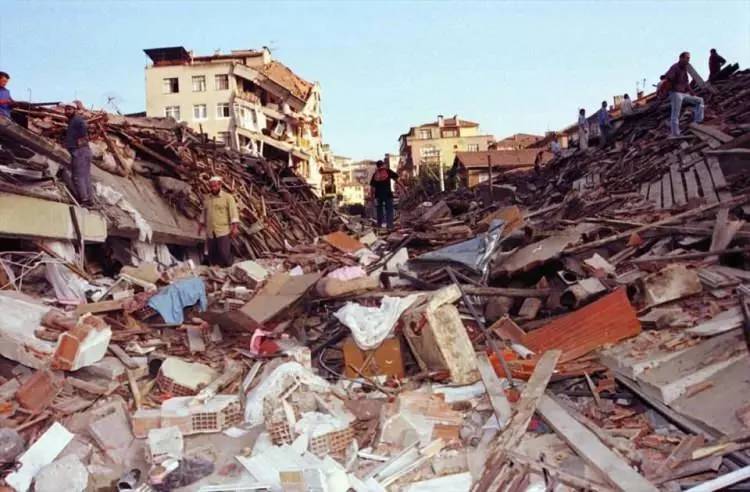 45 saniye sürmüştü! 17 Ağustos Gölcük depreminin üzerinden bugün 24 yıl geçti! 86