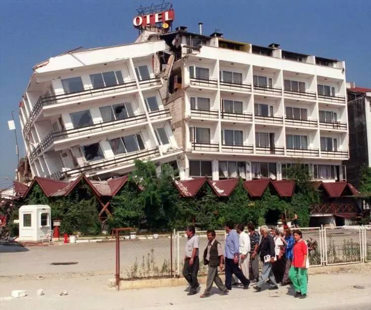 45 saniye sürmüştü! 17 Ağustos Gölcük depreminin üzerinden bugün 24 yıl geçti! 91