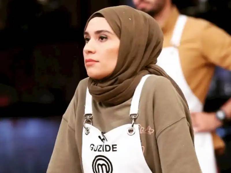 Masterchef Güzide'nin baş örtüsüne laf edildi çileden çıktı! ''Sakın çoluğunuza çocuğunuza söylemeyin olur mu''? 2