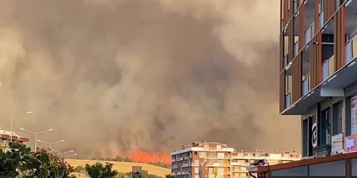 Çanakkale yangını giderek büyüyor, Bakanlık ve AFAD'dan üst üste kritik açıklamalar