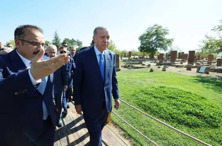 Başkan Erdoğan, Malazgirt, Ahlat'ta! Han Çadırından çok dikkat çeken resimler 10