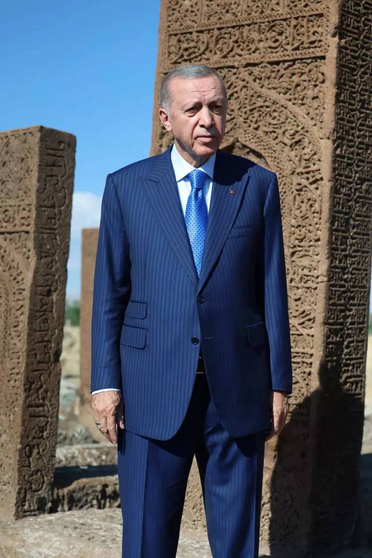 Başkan Erdoğan, Malazgirt, Ahlat'ta! Han Çadırından çok dikkat çeken resimler 13