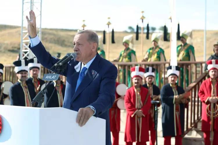 Başkan Erdoğan, Malazgirt, Ahlat'ta! Han Çadırından çok dikkat çeken resimler 18