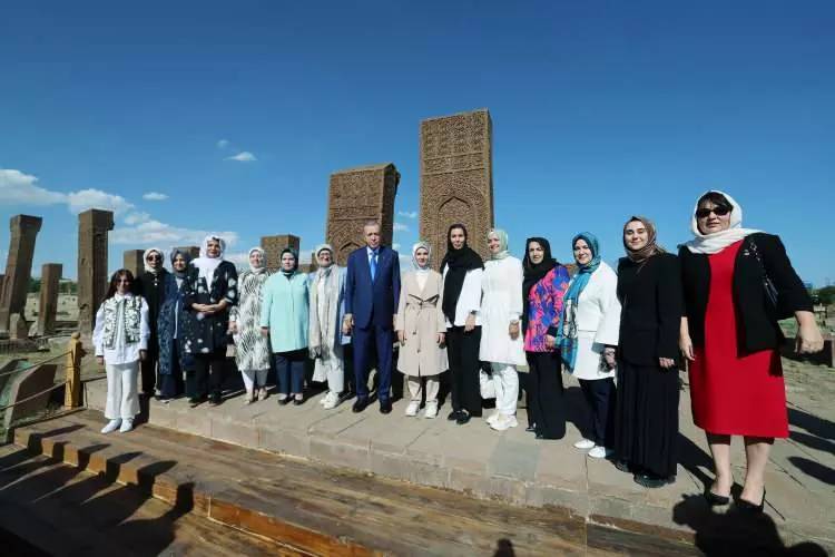 Başkan Erdoğan, Malazgirt, Ahlat'ta! Han Çadırından çok dikkat çeken resimler 7