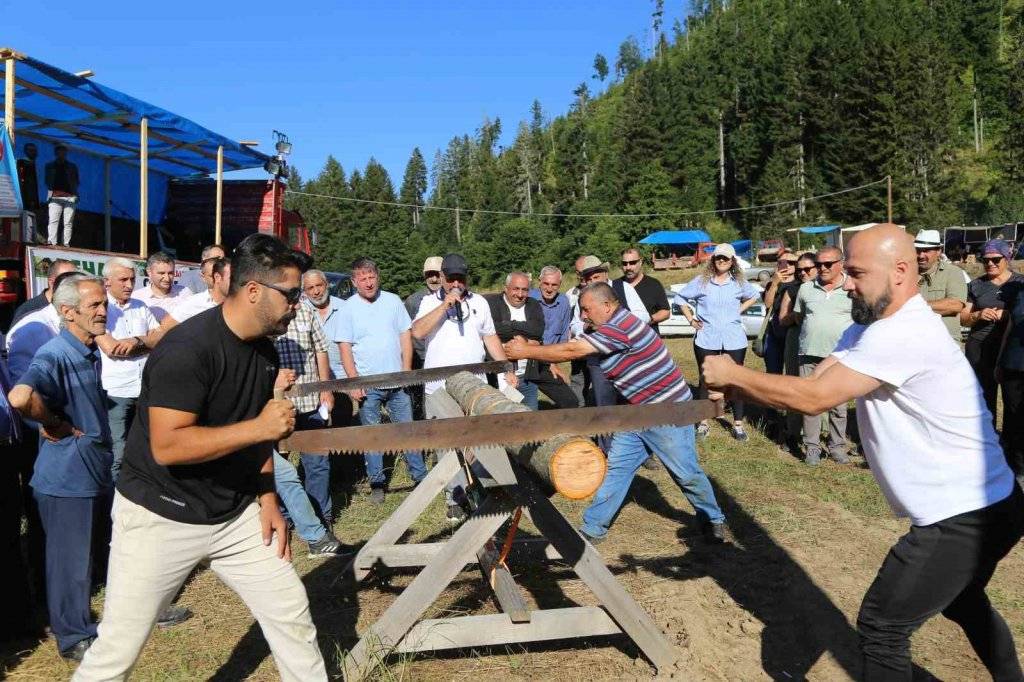 Siparişlere yetişilmiyor! Artvinliler bu balı açık artırmayla satıp, paraya para demiyor! 8