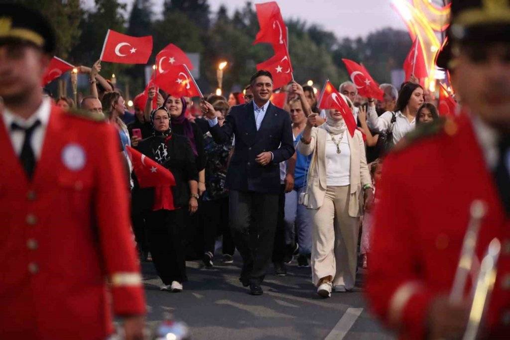 Ajda Pekkan, sesi ve sahne performansıyla hayran bıraktı, Ajda Pekkan Aliağa’yı salladı 4