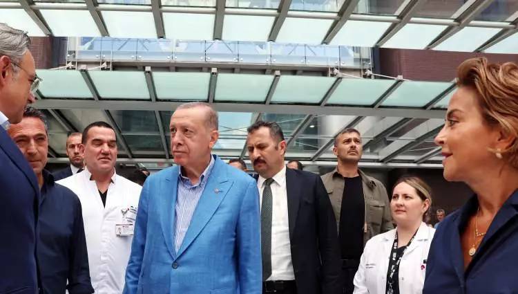 Başkan Erdoğan, Kaza geçiren Ali ve Vuslat Sabancı çiftini hastanede ziyaret etti 4