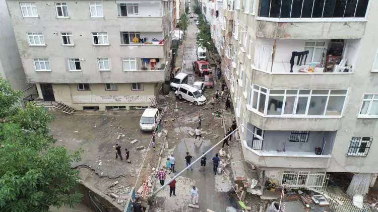 İstanbul ve Kırklareli'ni vuran aşırı yağmur felaketinin dehşet verici görüntüleri gün ağırınca gözler önüne serildi 13