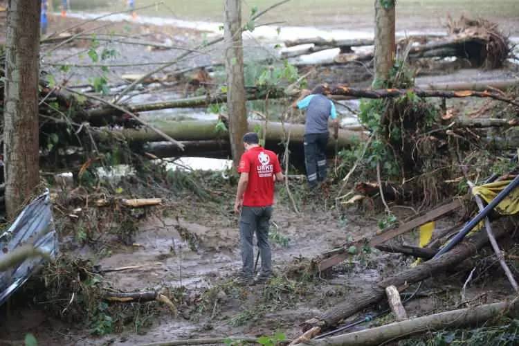 İstanbul ve Kırklareli'ni vuran aşırı yağmur felaketinin dehşet verici görüntüleri gün ağırınca gözler önüne serildi 20