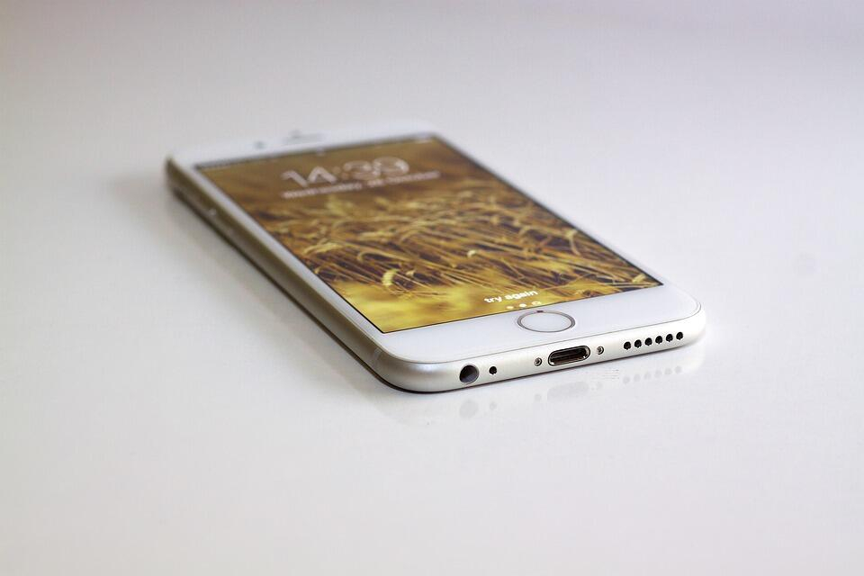 Merakla beklenen iPhone 12 karşınızda! 1