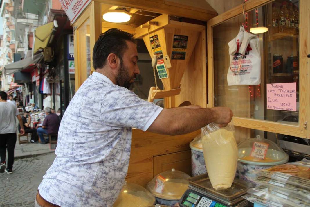 Fıkra gibi dükkan! Görenler gülmeden geçemiyor! "Taze Yomurta tavuk yeni etti" 6