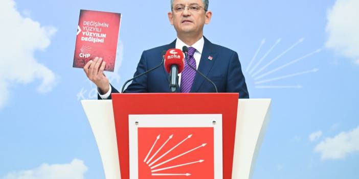 CHP genel başkanlığına aday olduğunu açıklayan Özgür Özel'e  art arda tebrik mesajı, ilk tebrik İmamoğlu'ndan