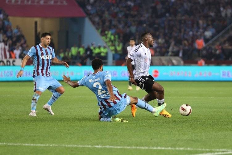 Trabzonspor, Beşiktaş maçında inanılmaz bir olay yaşandı! Rosier Bakasetas'ın boğazına öyle bir sarıldı ki tırnak izleri boğazına çıktı 2