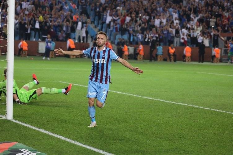 Trabzonspor, Beşiktaş maçında inanılmaz bir olay yaşandı! Rosier Bakasetas'ın boğazına öyle bir sarıldı ki tırnak izleri boğazına çıktı 8