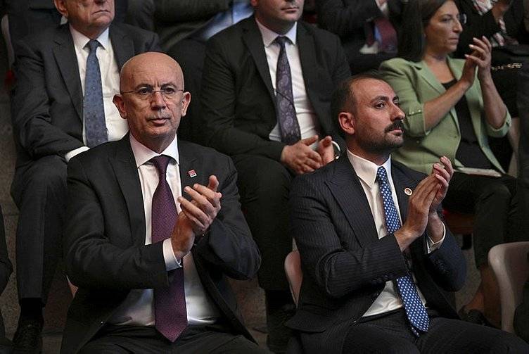 Ümit Erkol, CHP Ankara İl Başkanı seçildi, yenilikçileri ağır bir şekilde eleştirdi' Böyle yenilikçilik olmaz'' 7