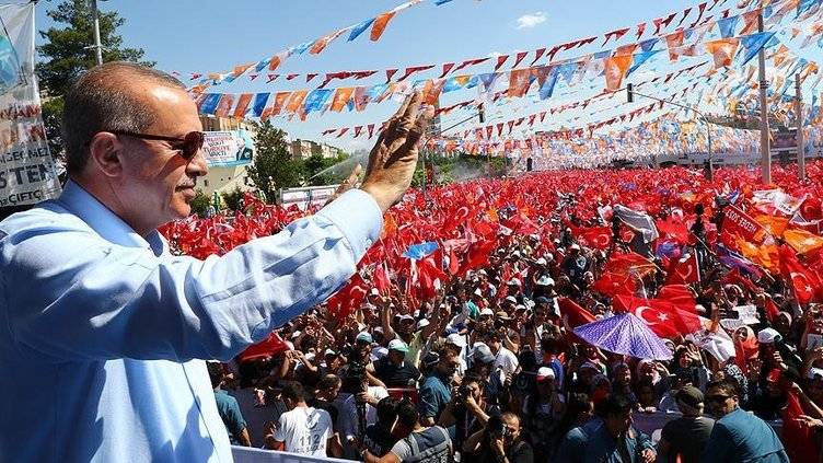 AK Parti Türkiye Yüzyılı için 'hep yeni hep ileri' mottosuyla yeni bir seçim zaferi için startı verdi 2