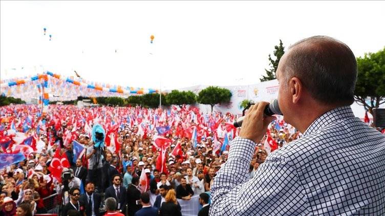 AK Parti Türkiye Yüzyılı için 'hep yeni hep ileri' mottosuyla yeni bir seçim zaferi için startı verdi 8